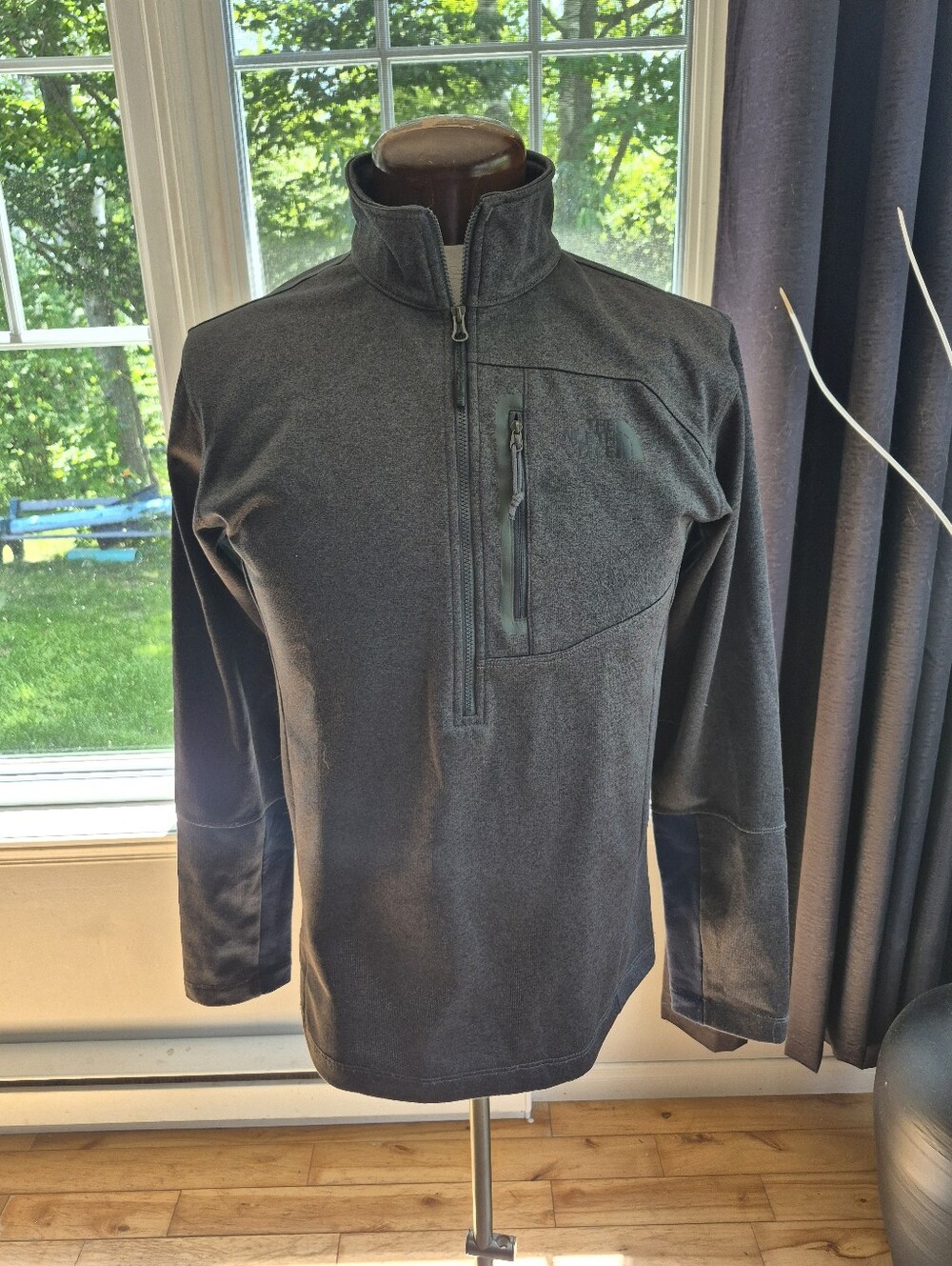 North Face Men's Charcoal Quarter-Zip Pullover Jacket - Casual Layering